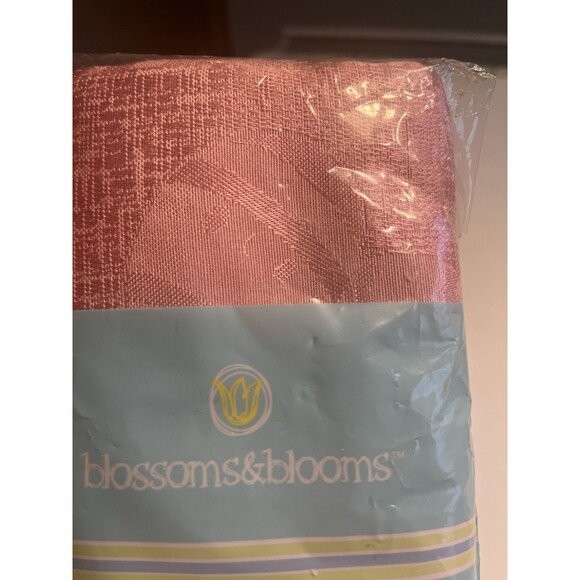 Blossom Bloom Pink Jacquard Easter Egg Napkins Table Scarves 20x20” Square 4pc - Picture 4 of 6
